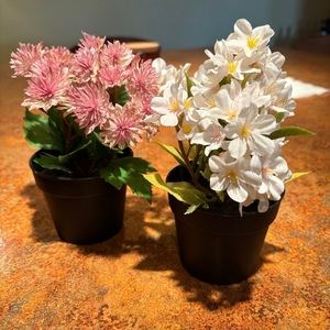 Fake flower planters